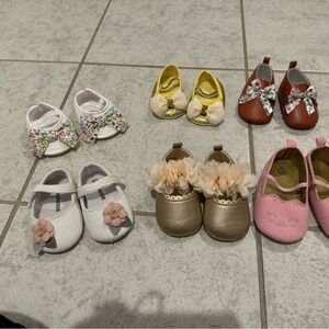 set of 7 Assorted baby girl Shoes Set lot Size size range 0-2t